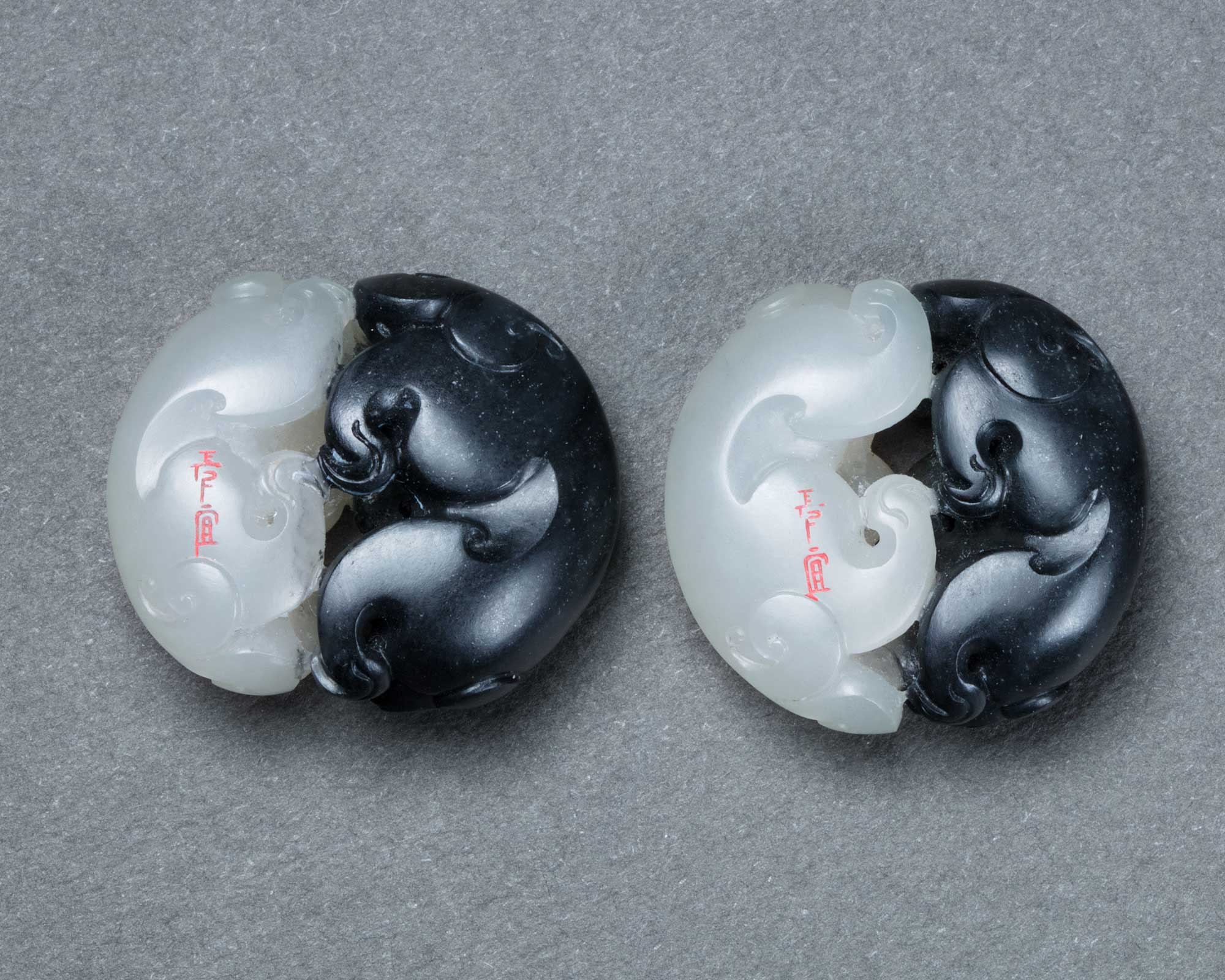 和田玉青花双欢挂件